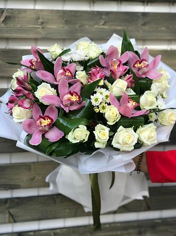 Букет цветов из: Розы и Хризантемы в Бурибай