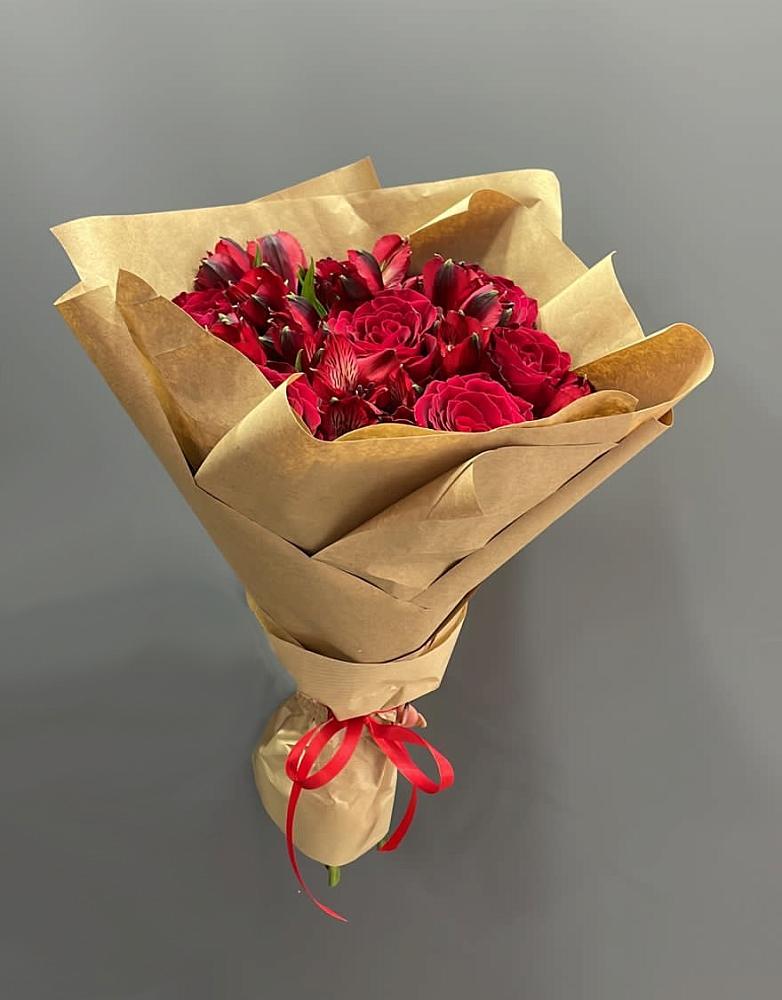 Букет цветов из: Альстромерии и Розы в Бурибай