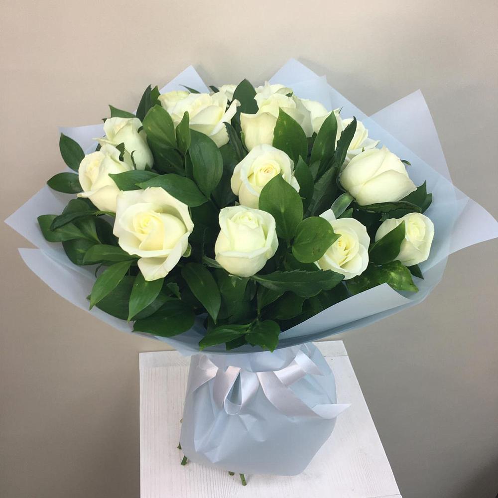 Букет 15 Белых роз Проуд в Бурибай