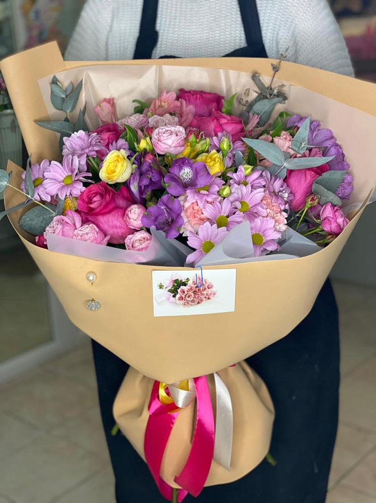 Букет цветов из: Хризантемы, Гвоздики и Альстромерии в Бурибай