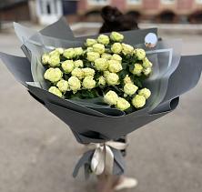 Букет Белые кустовые розы Солинеро в Бурибай