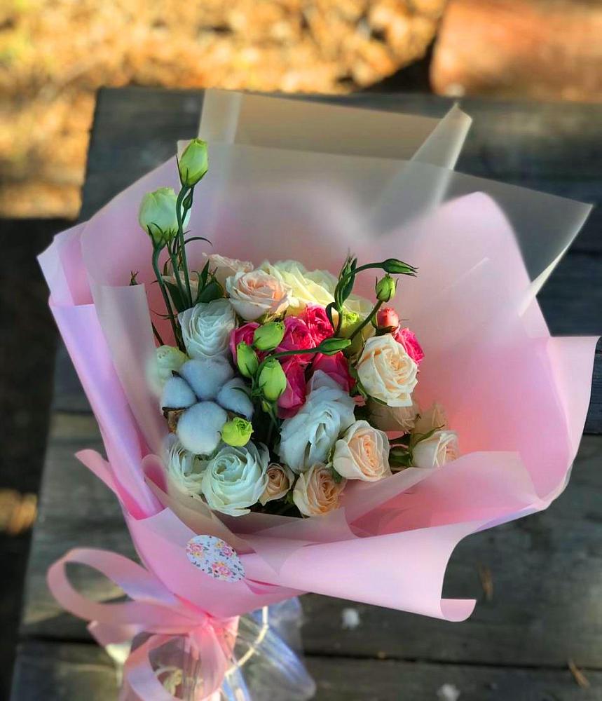 Букет цветов из: Розы и Лизиантусы в Бурибай