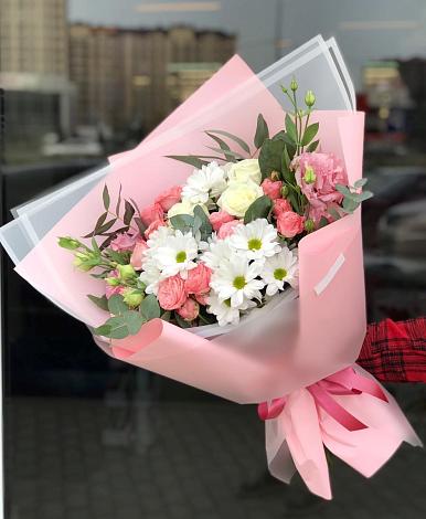 Букет цветов из: Розы, Лизиантусы и Хризантемы в Бурибай